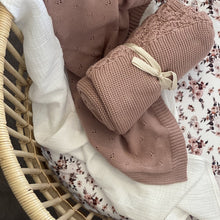 Load image into Gallery viewer, Mini & Me Shell Baby Blanket