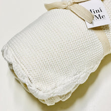 Load image into Gallery viewer, Mini & Me Shell Baby Blanket