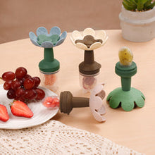 Load image into Gallery viewer, Haakaa Flower Fresh Food Feeder & Cover Set