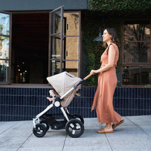 Load image into Gallery viewer, Bumbleride Era Pram plus FREE Parent Pack