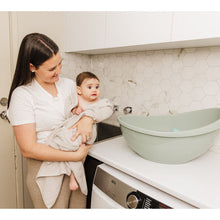 Load image into Gallery viewer, Bubble Cuddle Baby Bath with Newborn Support Insert