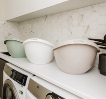 Load image into Gallery viewer, Bubble Cuddle Baby Bath with Newborn Support Insert