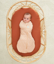 Load image into Gallery viewer, ergoPouch Organic Fitted Sheet Bassinet / Cradle