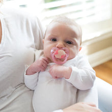 Load image into Gallery viewer, Dr Browns PreVent Soother Glow-in-the-Dark