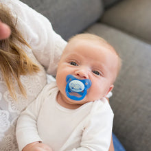 Load image into Gallery viewer, Dr Browns PreVent Soother Glow-in-the-Dark