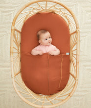 Load image into Gallery viewer, ergoPouch Baby Tuck Sheet