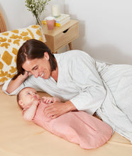 Load image into Gallery viewer, ergoPouch Organic Fitted Sheet Cot/Crib
