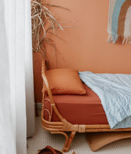 Load image into Gallery viewer, ergoPouch Organic Fitted Sheet Cot/Crib