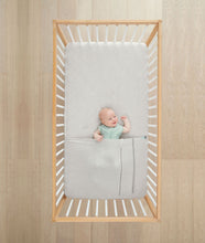 Load image into Gallery viewer, ergoPouch Baby Tuck Sheet