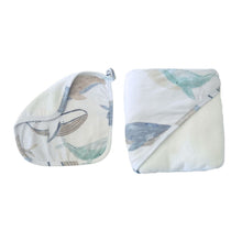 Load image into Gallery viewer, Cuddle Bug &amp; Co Hooded Towel &amp; Washcloth Set
