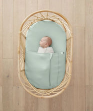 Load image into Gallery viewer, ergoPouch Organic Fitted Sheet Bassinet
