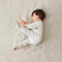 Load image into Gallery viewer, ergoPouch Newborn Gift Pack - Grey Marle
