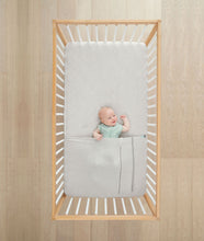 Load image into Gallery viewer, ergoPouch Baby Tuck Sheet
